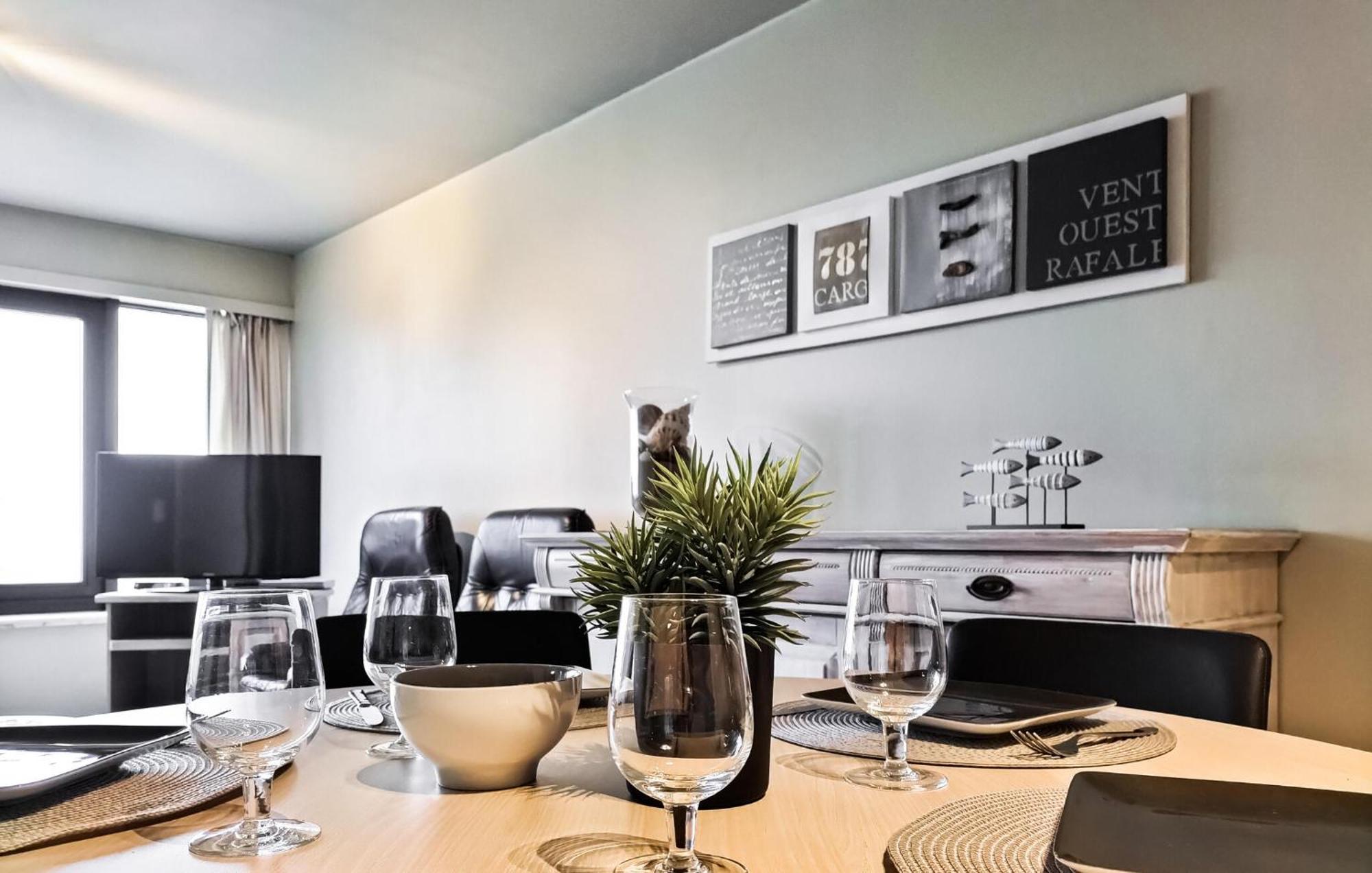 Appartement Beautiful In With Wifi Oostende